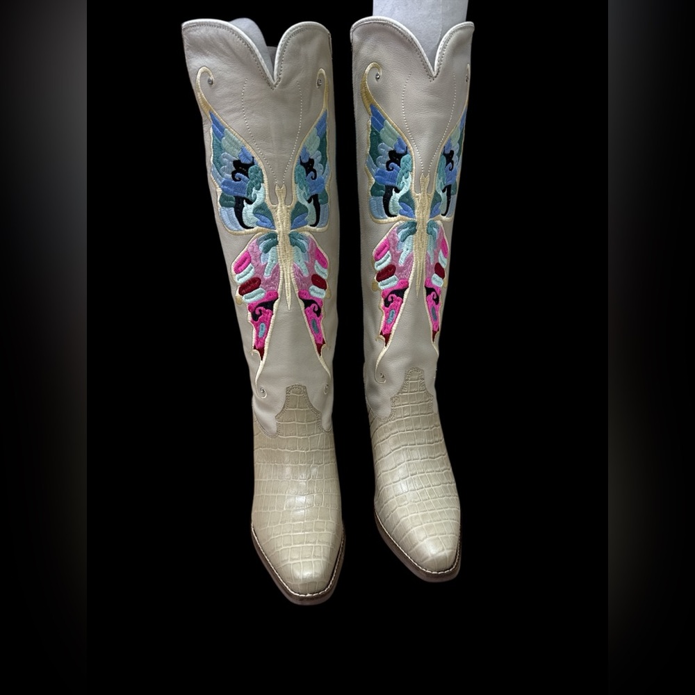 Dingo Cream Heeled Boots with Butterfly Design western cowboy boots